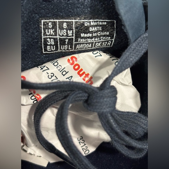 💙💙Dr. Martens Dark Blue Sneakers with White Soles💙💙 - Picture 10 of 17